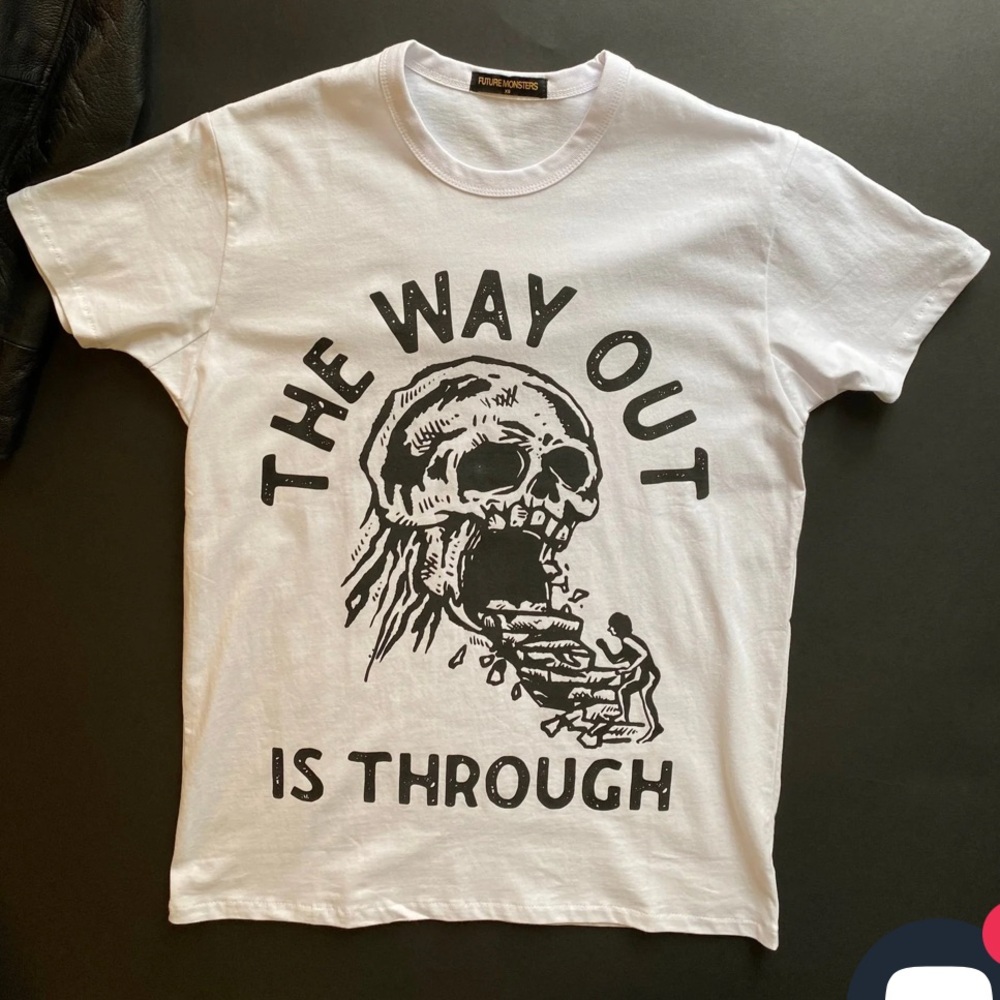 Future Monsters T Shirt “The Way Out” Small